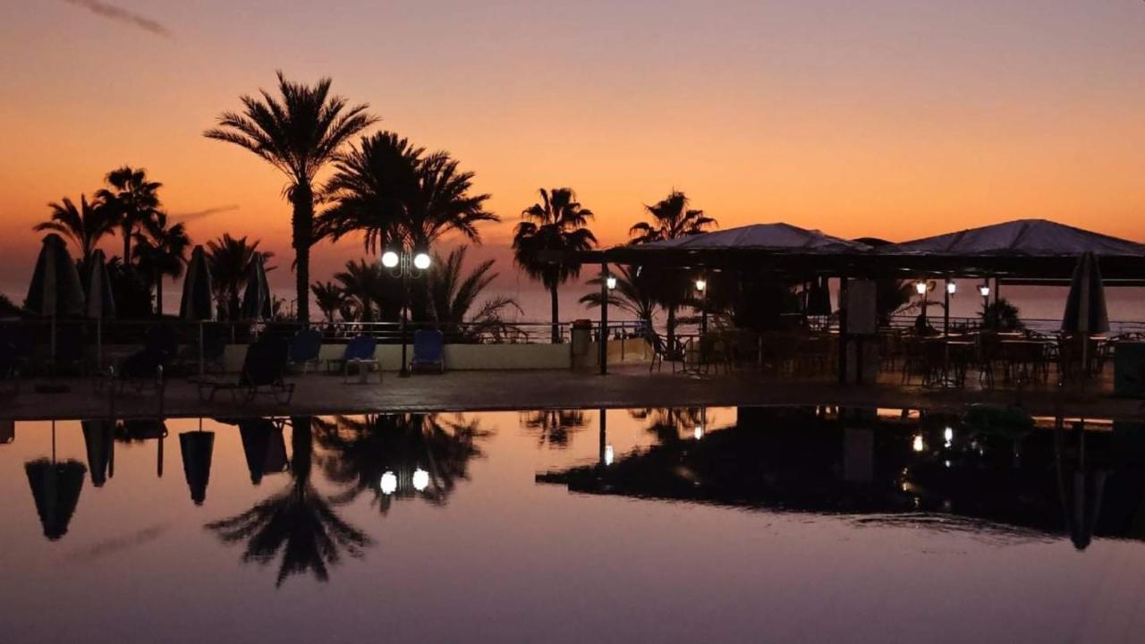 Helios Bay Hotel And Suites Klorakas Екстер'єр фото