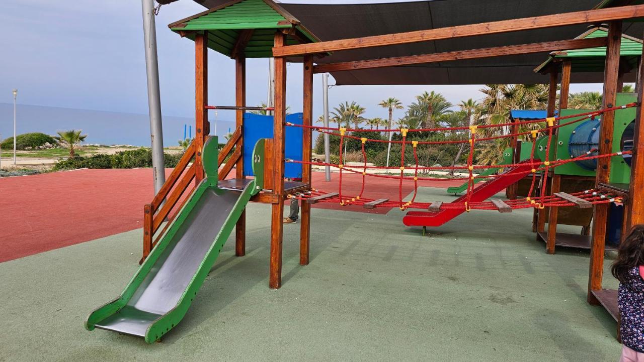 Helios Bay Hotel And Suites Klorakas Екстер'єр фото