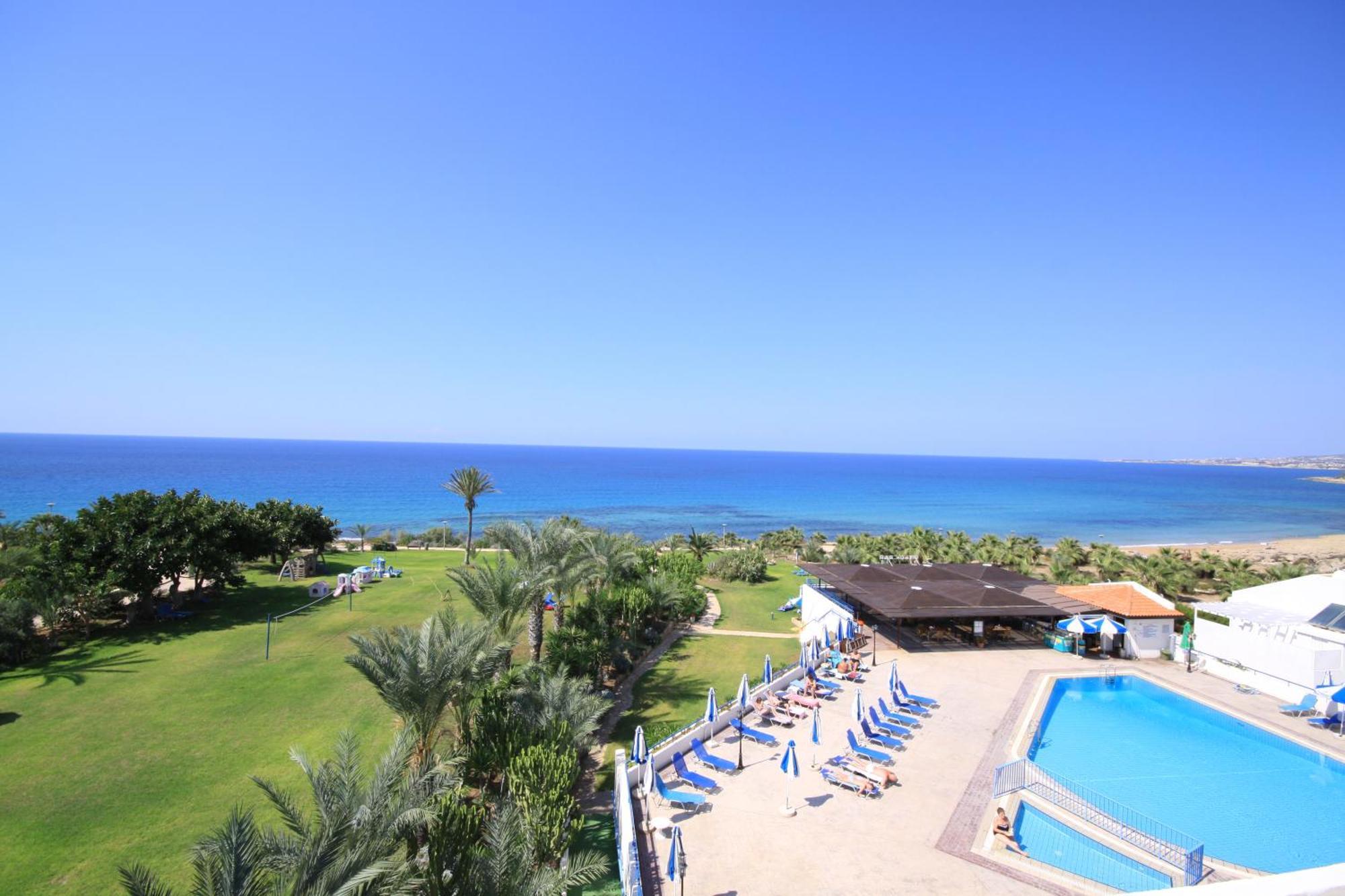 Helios Bay Hotel And Suites Klorakas Зручності фото
