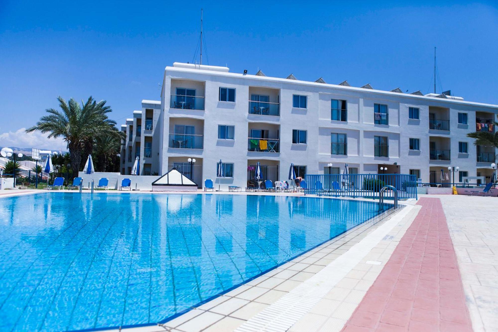 Helios Bay Hotel And Suites Klorakas Екстер'єр фото