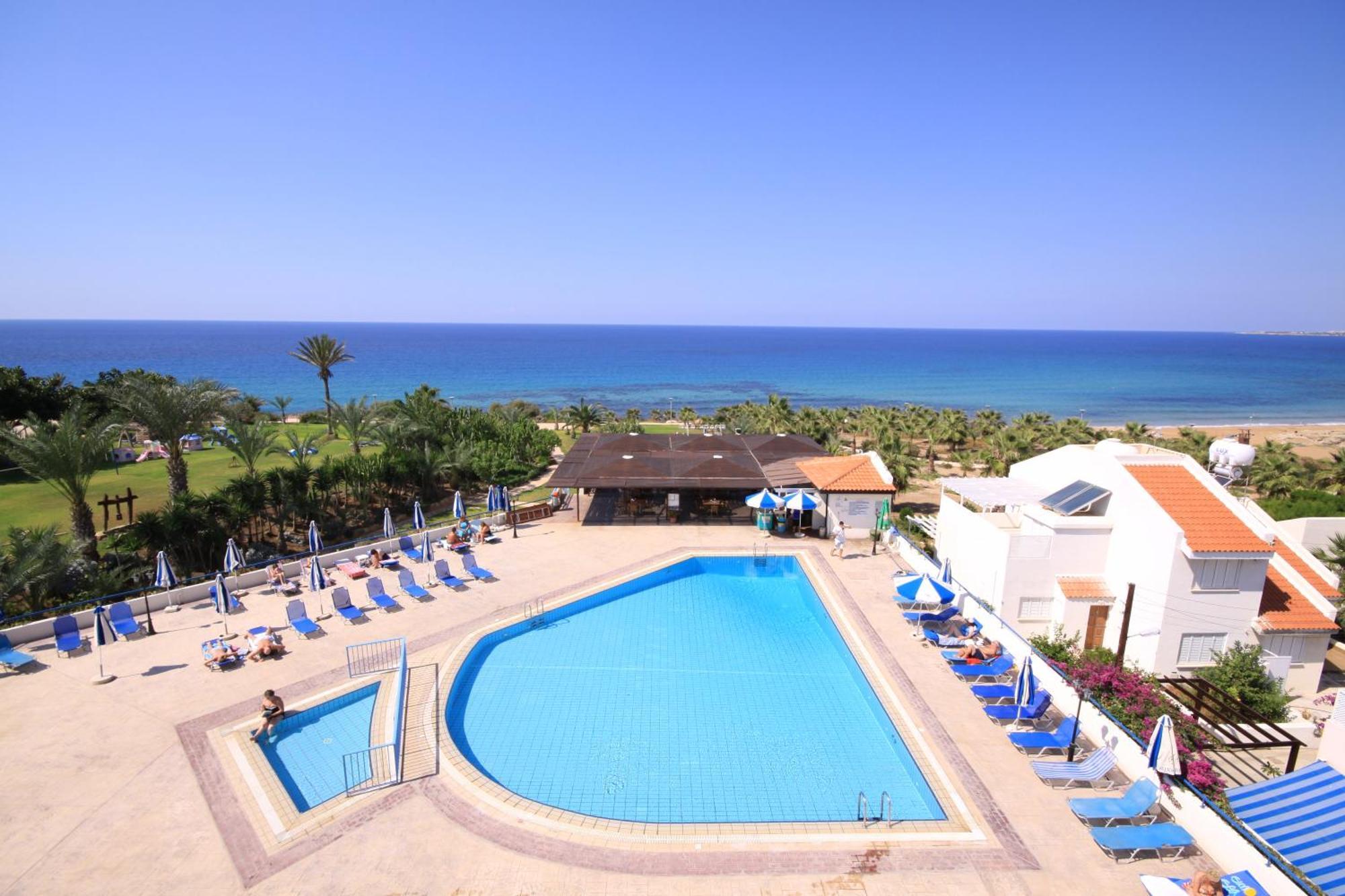 Helios Bay Hotel And Suites Klorakas Екстер'єр фото