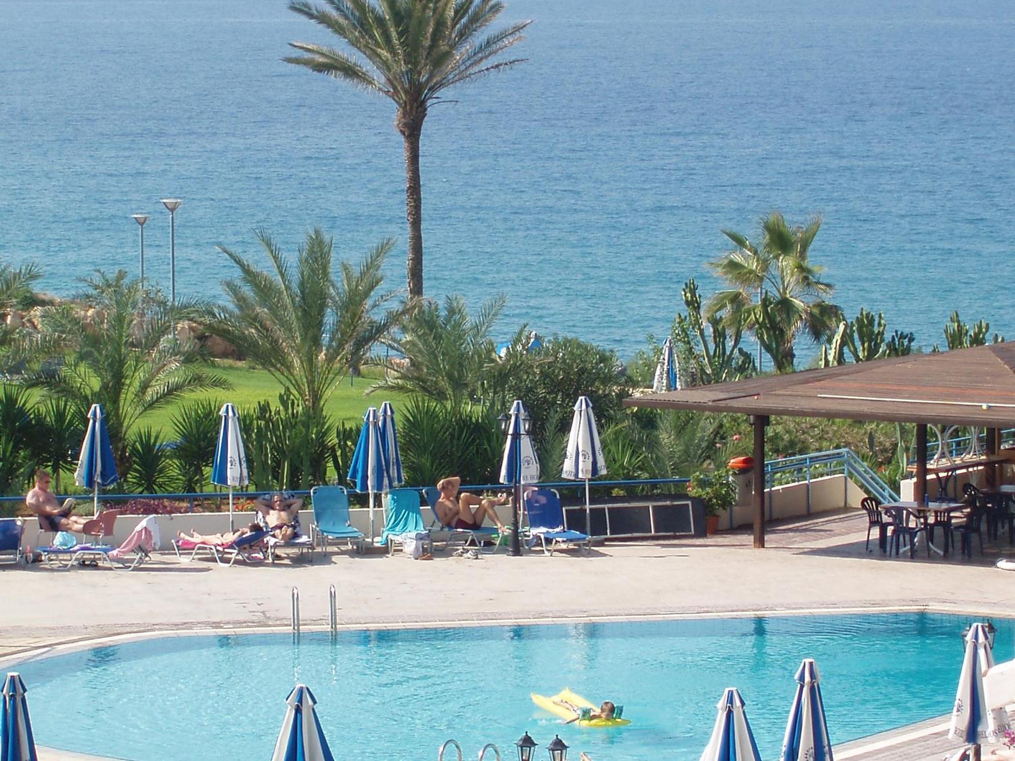 Helios Bay Hotel And Suites Klorakas Екстер'єр фото
