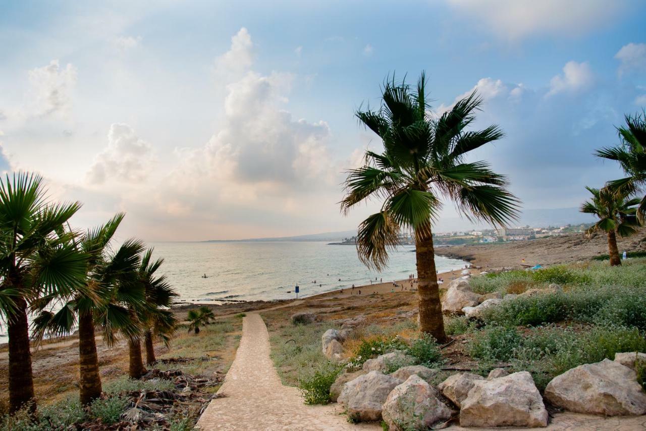 Helios Bay Hotel And Suites Klorakas Екстер'єр фото