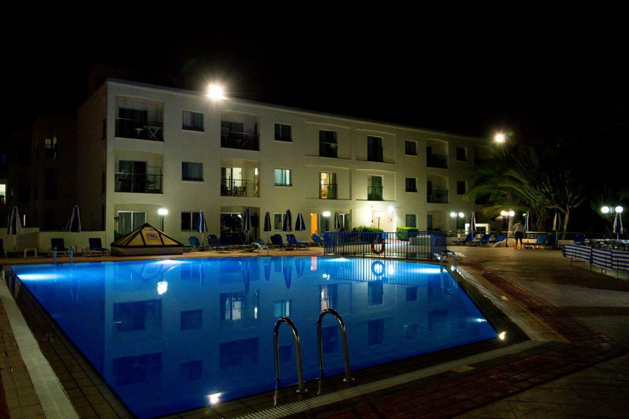 Helios Bay Hotel And Suites Klorakas Екстер'єр фото