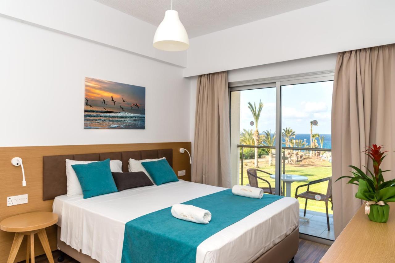 Helios Bay Hotel And Suites Klorakas Екстер'єр фото