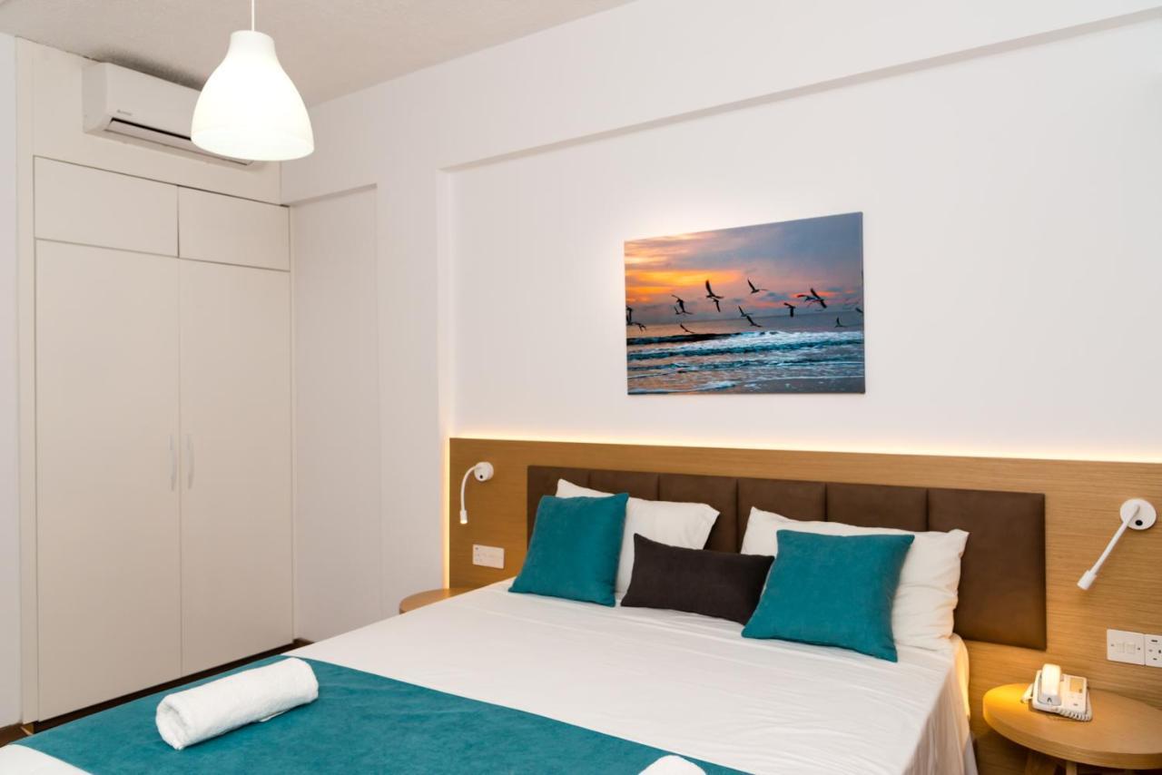 Helios Bay Hotel And Suites Klorakas Екстер'єр фото