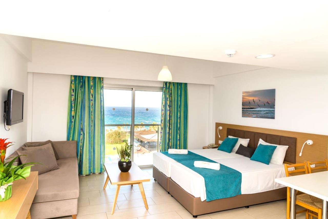 Helios Bay Hotel And Suites Klorakas Екстер'єр фото