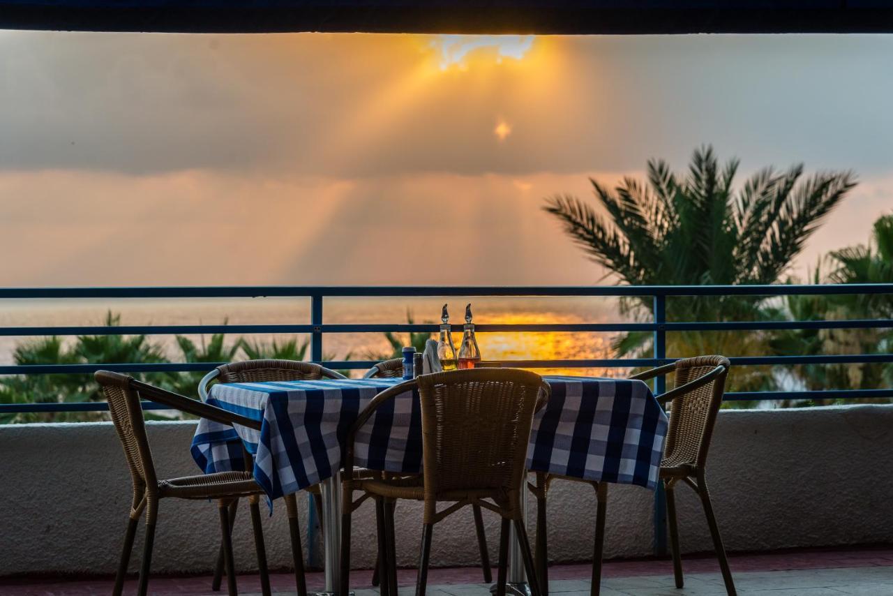Helios Bay Hotel And Suites Klorakas Екстер'єр фото